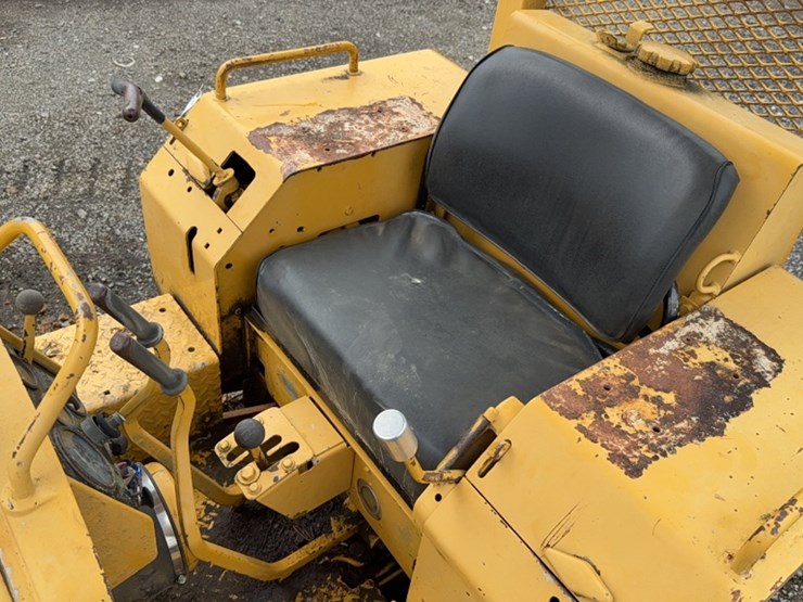 john-deere-350-image-13