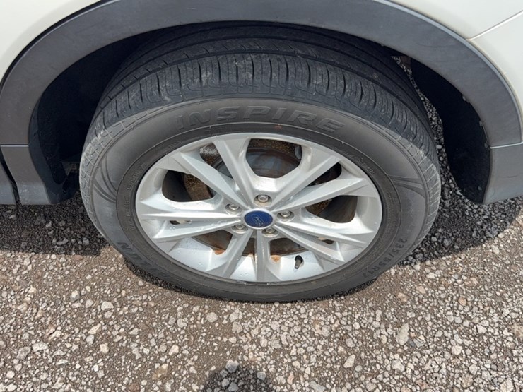 2017-ford-escape-image-14
