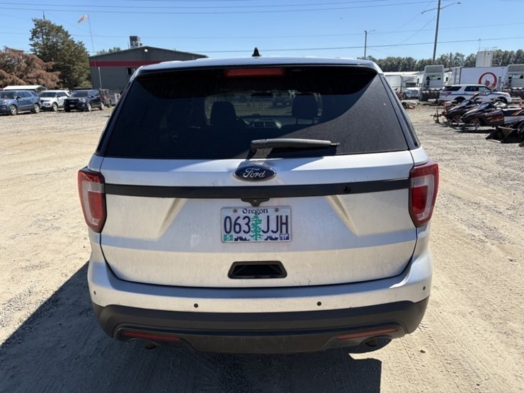 2017-ford-explorer-image-5