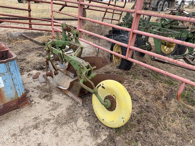 john-deere-two-bottom-plow-image-7