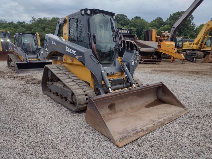 deere-331g-image-32