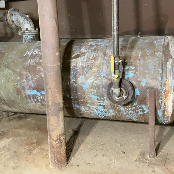 #140 • 42” x 9’ Air Holding Tank