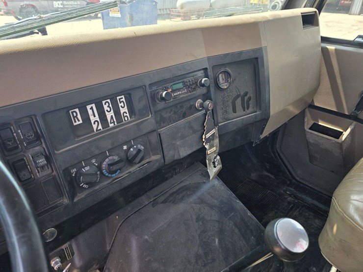 1990-international-dt466-image-55