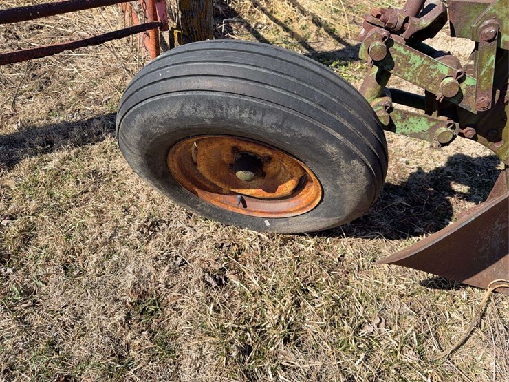 john-deere-pull-type-three-bottom-plow-image-24