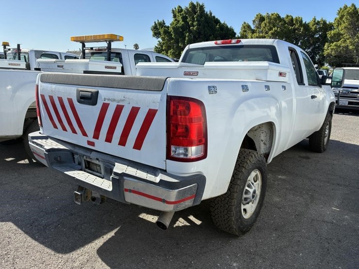 2012-gmc-sierra-2500-image-3