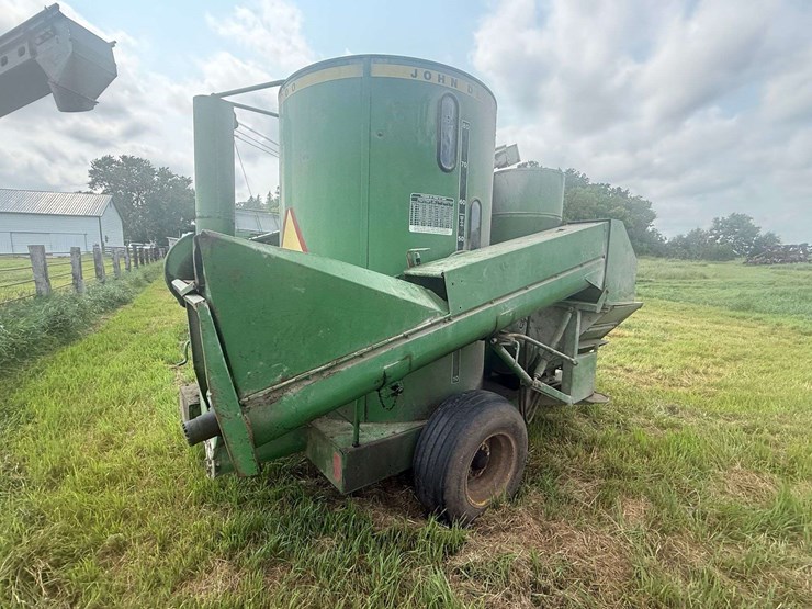 john-deere-700-image-6