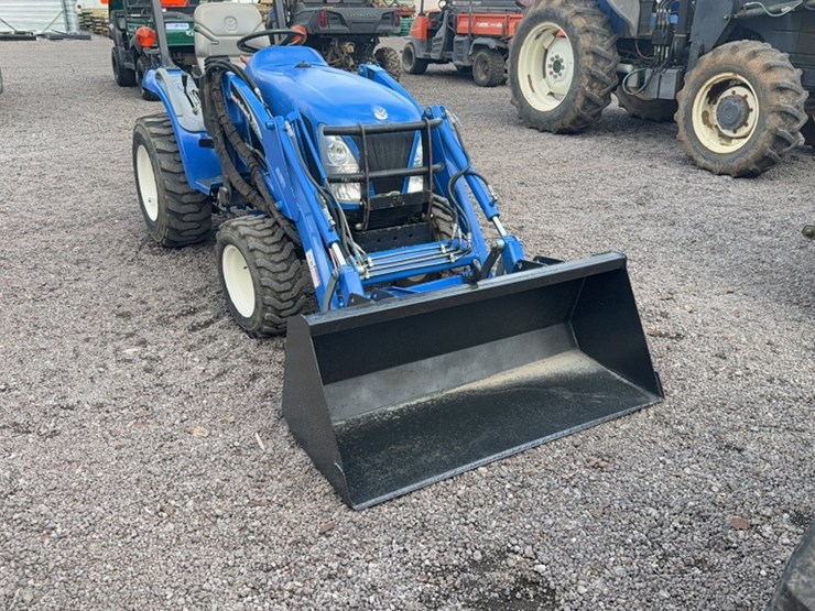 new-holland-tc24da-image-2