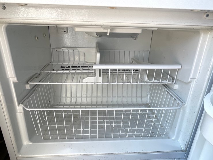 #4709-•-kenmore-fridge-and-freezer-image-12