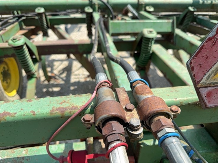 john-deere-1010-image-10