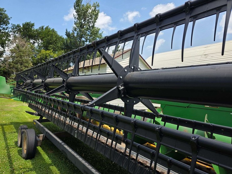 2013-john-deere-630f-image-17