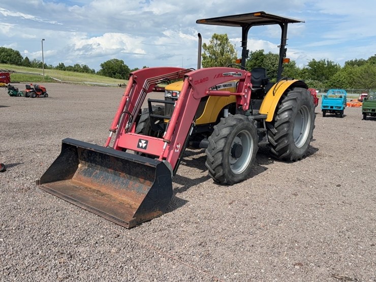 #3024-•-massey-ferguson-mf3635-tractor-image-1