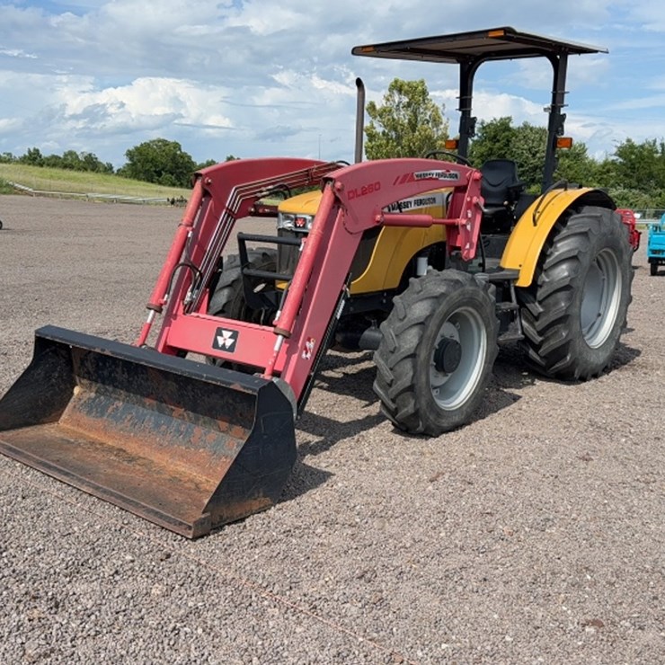 #3024 • MASSEY FERGUSON MF3635 TRACTOR