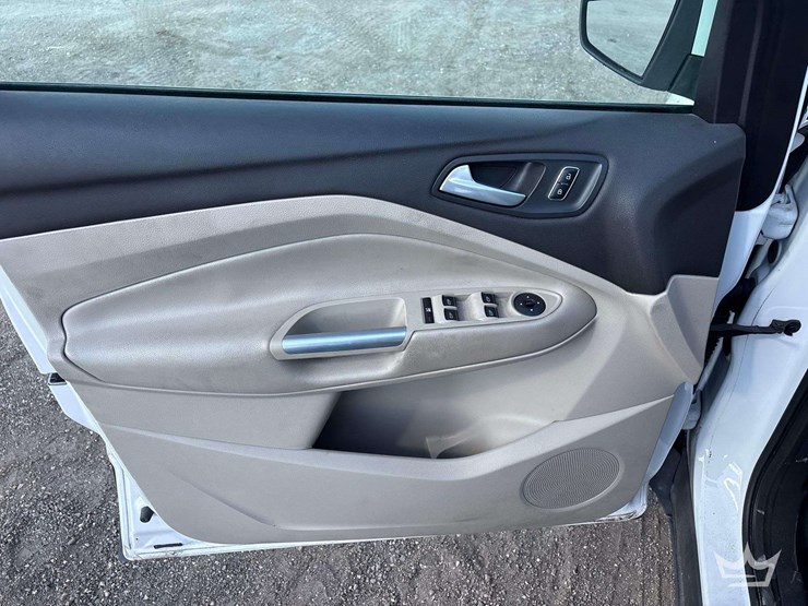 2015-ford-escape-image-12