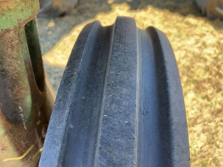john-deere-720-image-16