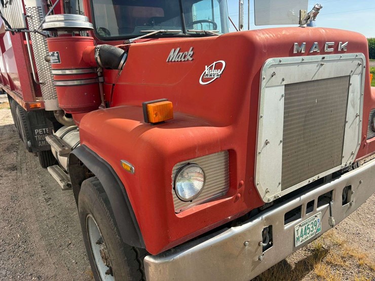 1986-mack-valueliner-image-30