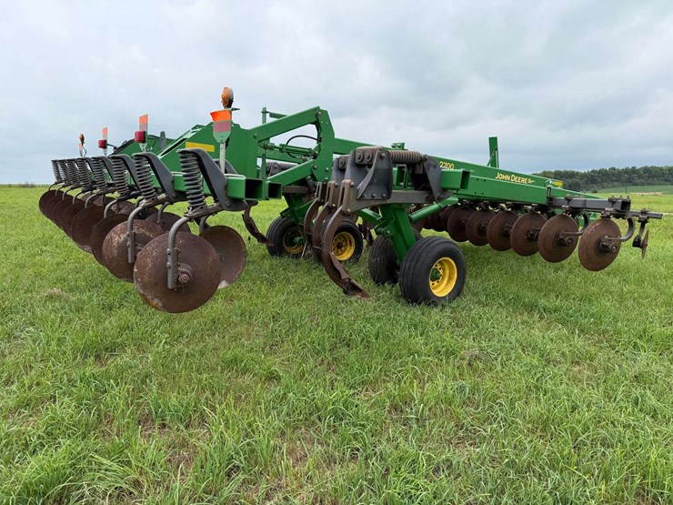 john-deere-2700-image-6