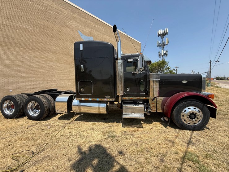 2000-peterbilt-379-image-5