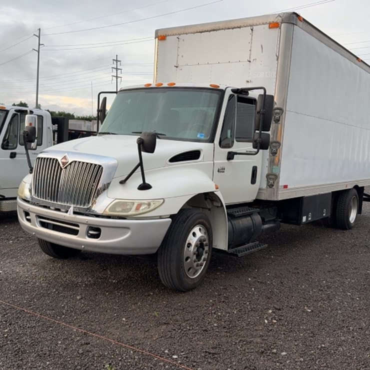 2003 INTERNATIONAL DURASTAR 4300