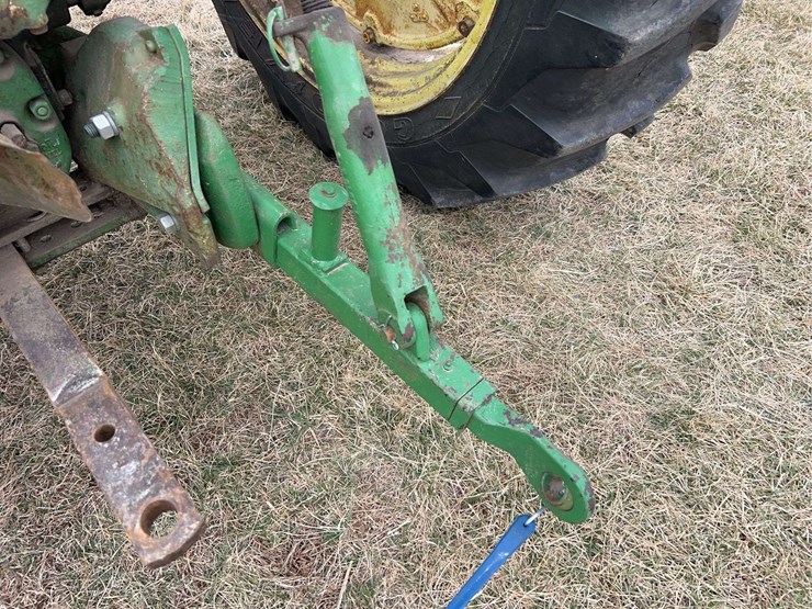 john-deere-520-image-36