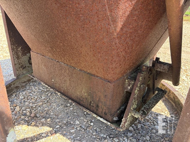 gar-bro-equipment-concrete-bucket-image-4