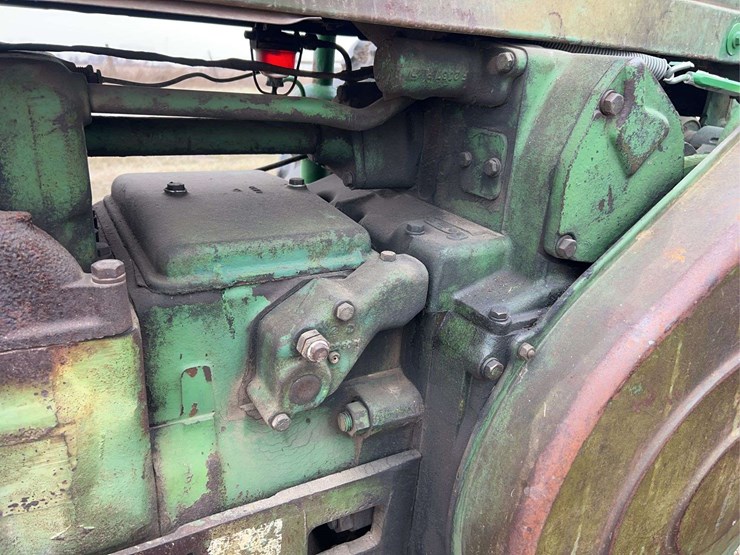john-deere-70-image-56