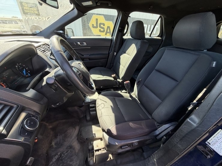 2018-ford-explorer-image-24
