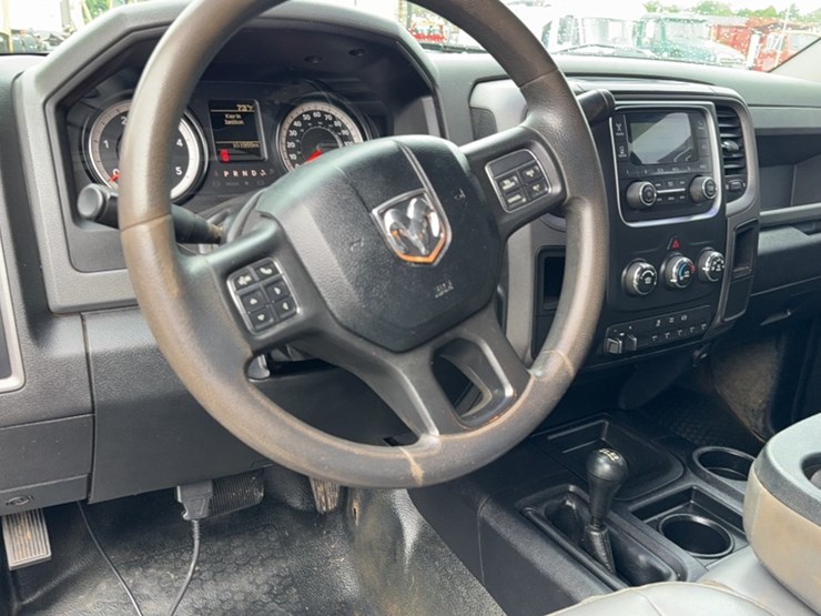 2018-dodge-3500-image-21