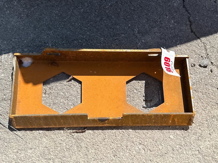 #6016-•-dingo-weld-on-plate-image-1