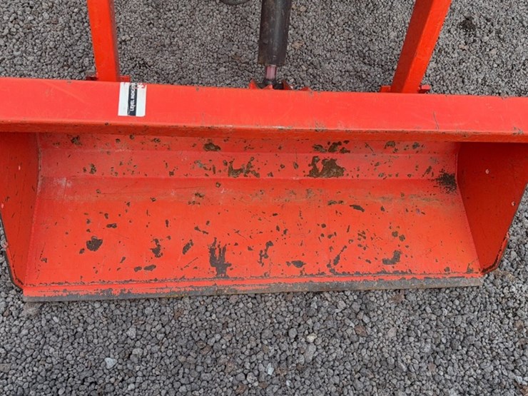 #3029-•-kubota-2360-tractor-image-3