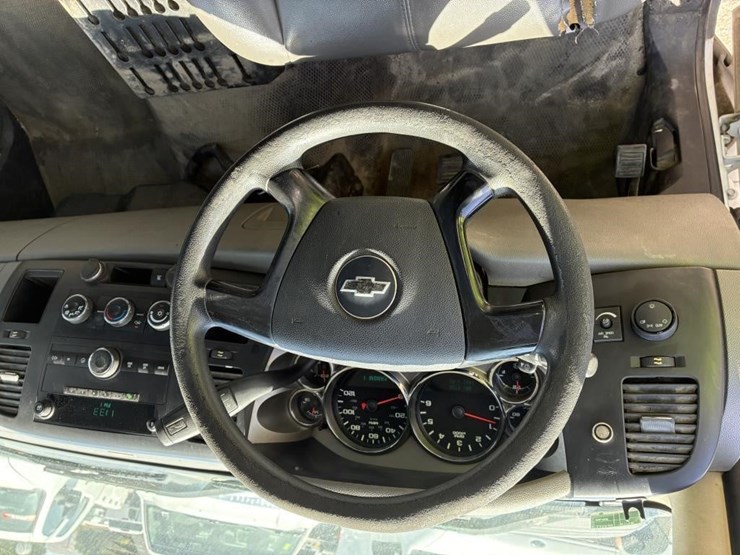 2011-chevrolet-2500-image-14