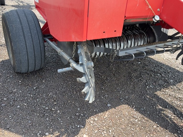 massey-ferguson-1745-image-3