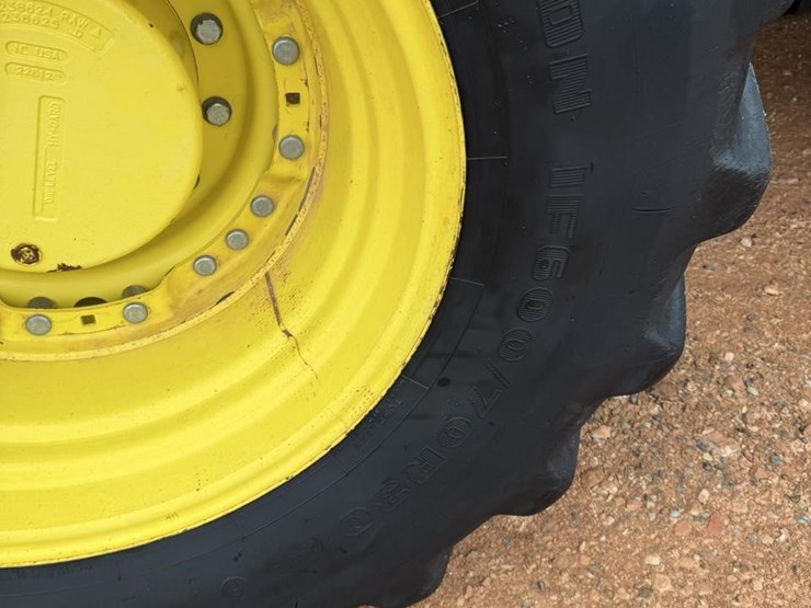 2012-john-deere-7230r-image-12