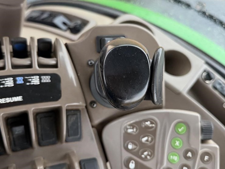2012-john-deere-7230r-image-53