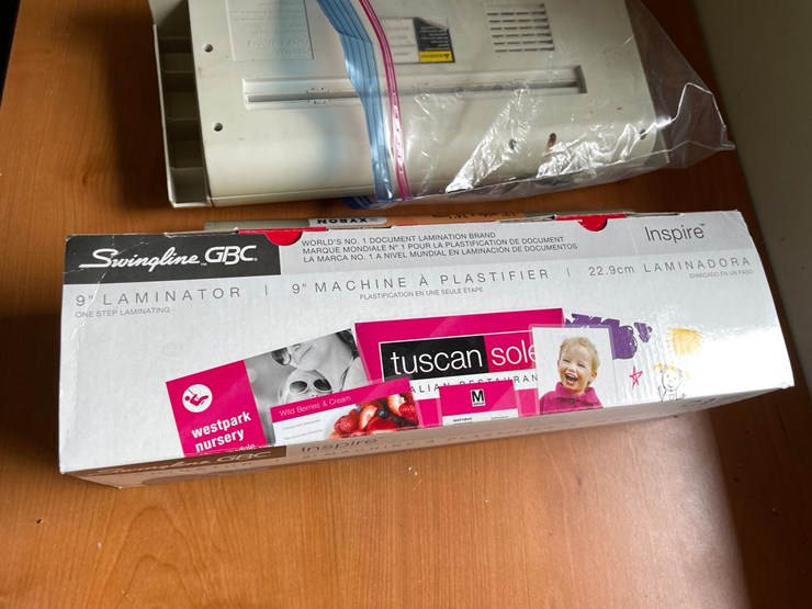 #7312-•-laminator-and-portable-shredder-image-4