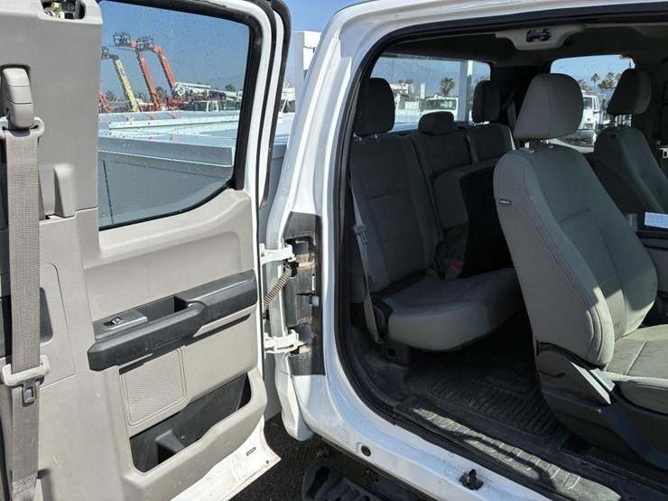 2018-ford-f350-image-14