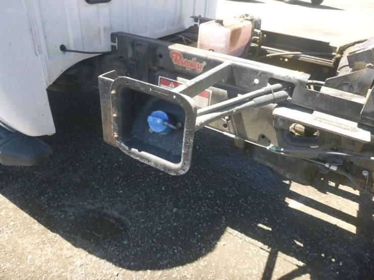 2013-ford-f550-image-11