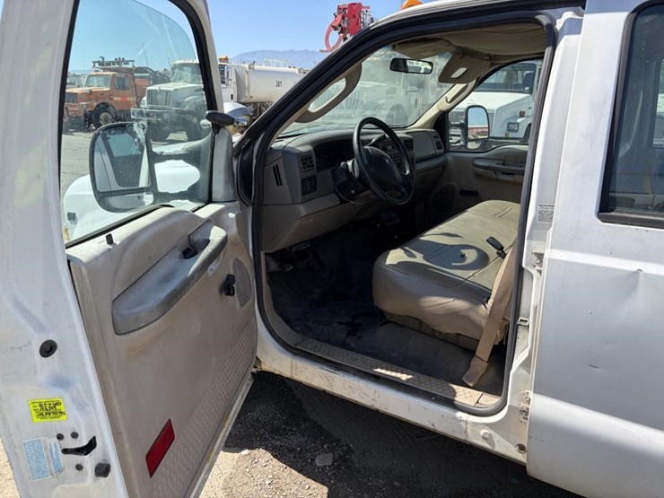 2004-ford-f350-image-13
