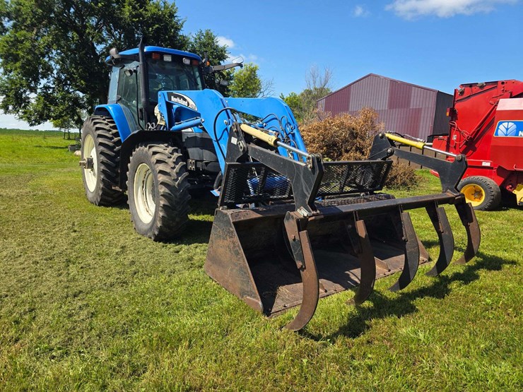 2003-new-holland-tm155-image-1