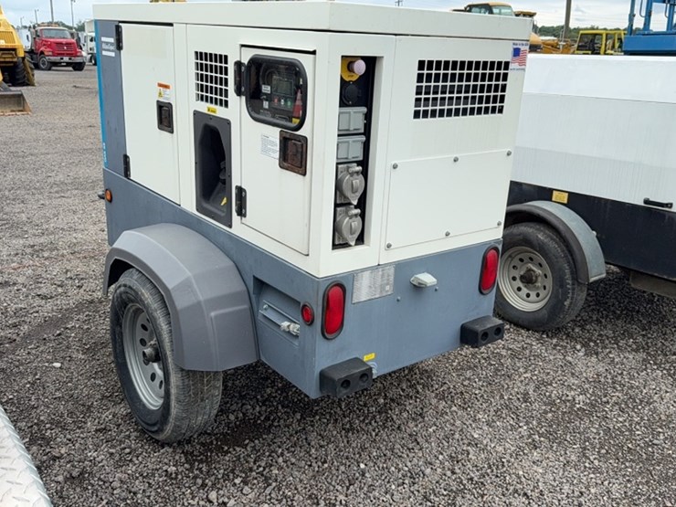 #2097-•-2019-atlas-copco-towable-3-phase-generator-image-6