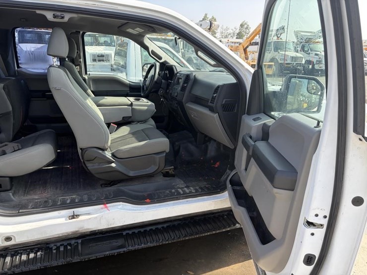 2015-ford-f150-image-10