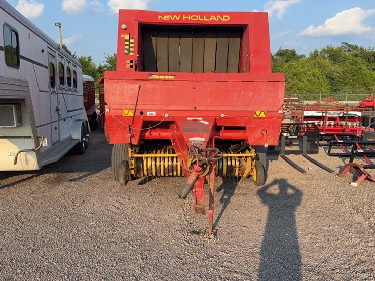 new-holland-660-image-2