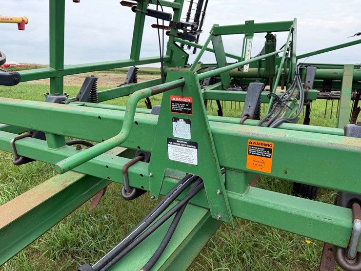 john-deere-680-image-16