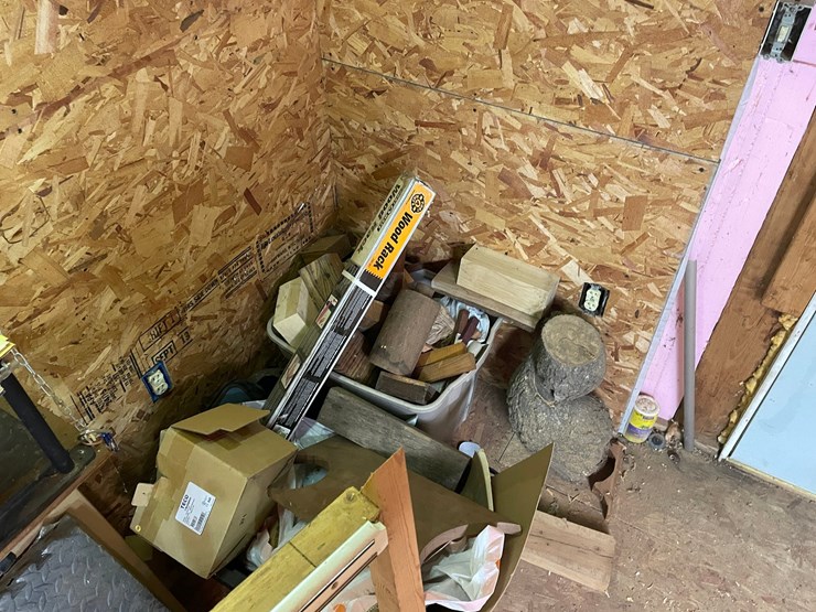 #7138-•-contents-of-wall-image-6