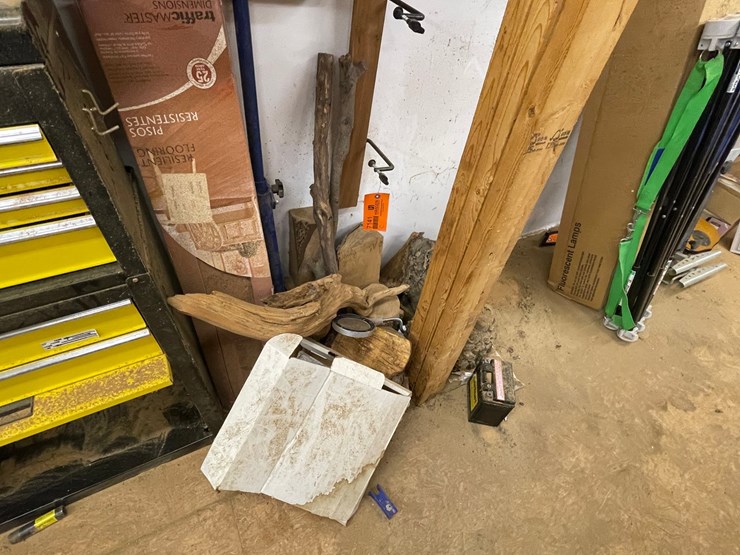 #7141-•-contents-of-wall-image-1
