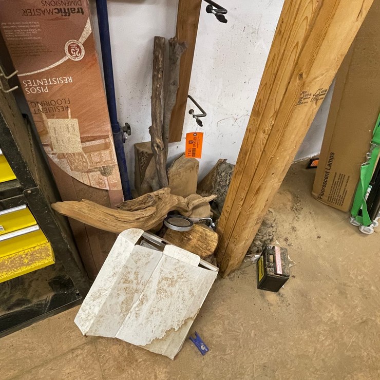 #7141 • Contents of Wall