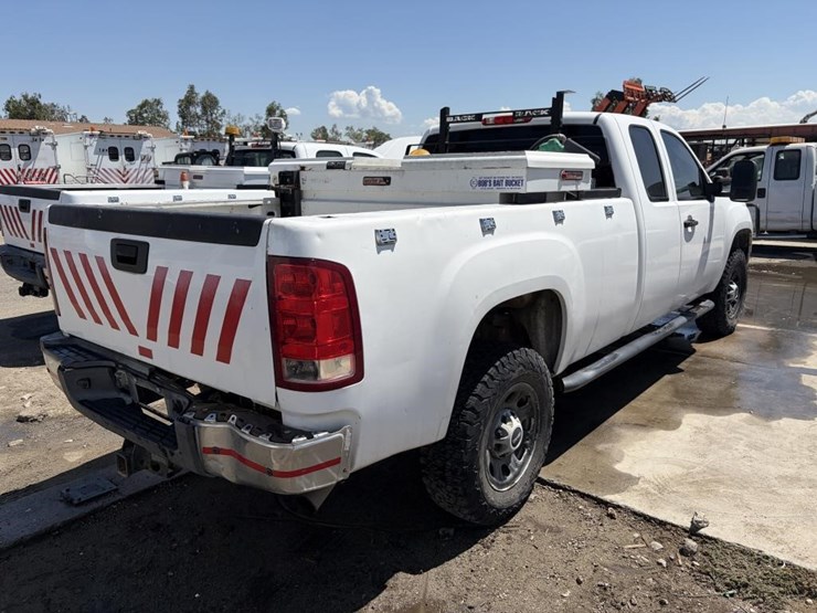 2012-gmc-sierra-3500hd-image-3
