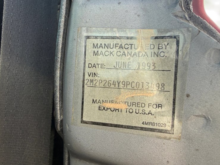 1993-mack-rd690s-image-14