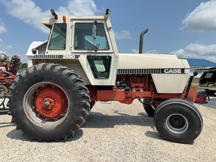 case-2590-tractor-image-7