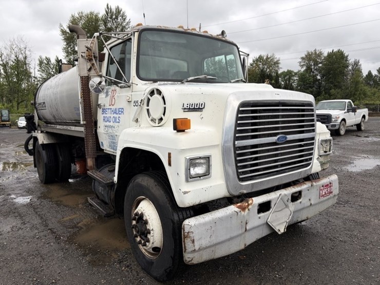 1990-ford-l8000-image-2