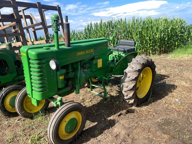 john-deere-m-image-1